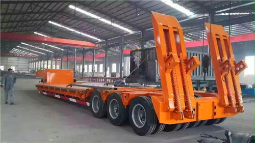 低平板半掛車