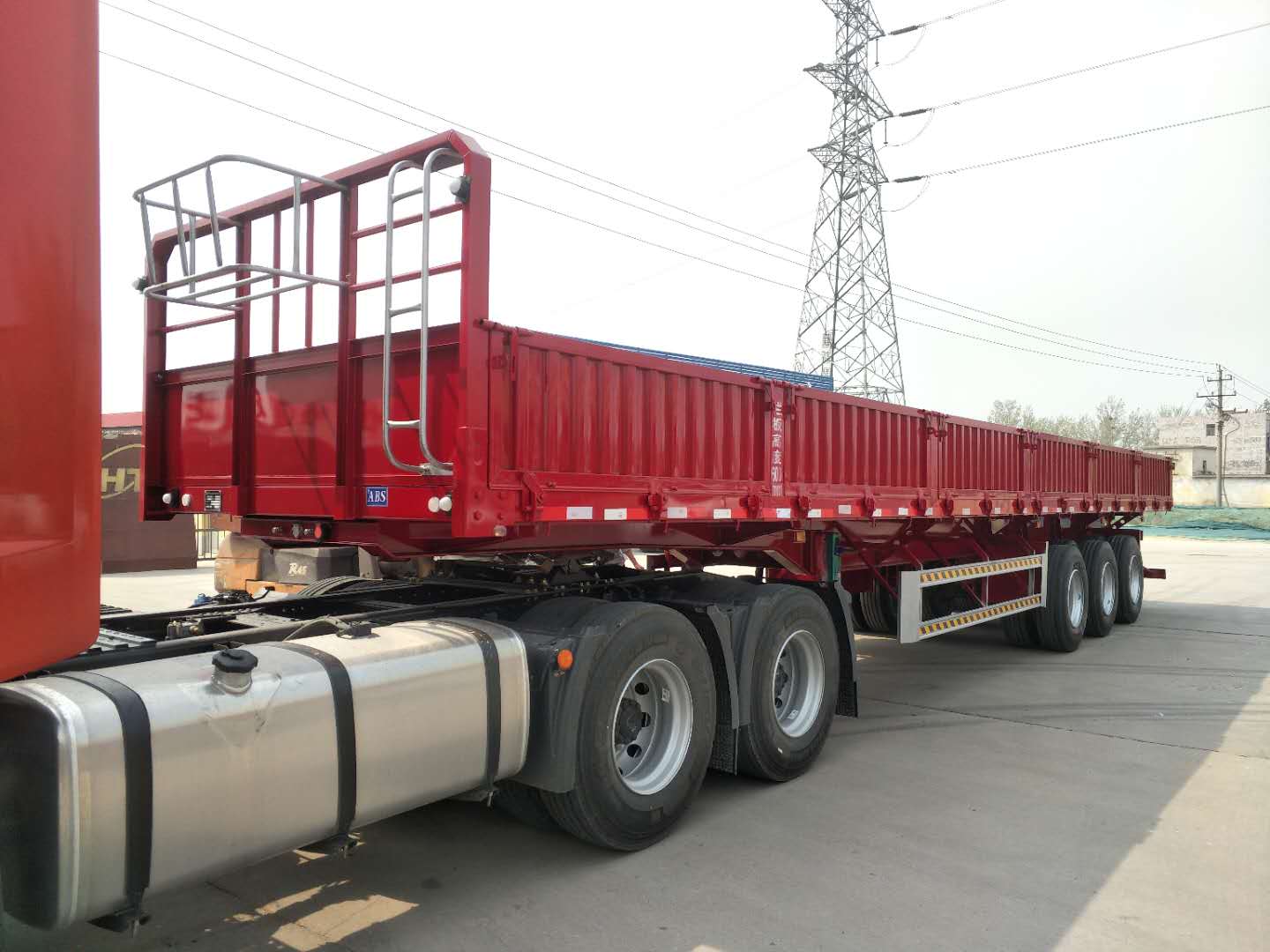 中國掛車廠生產(chǎn)