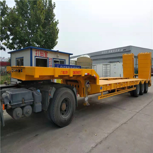 平板自卸半掛車(chē)廠(chǎng)家